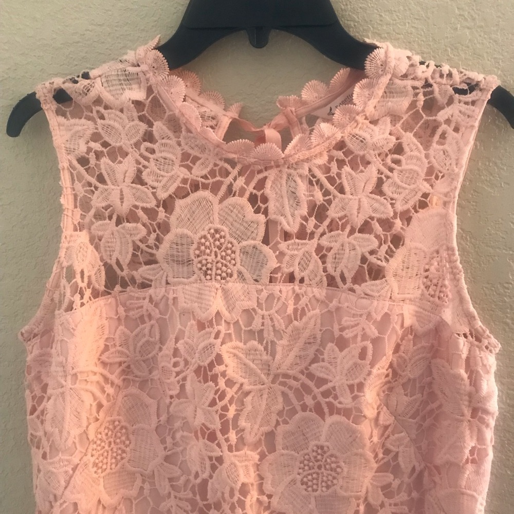 Nanette Lepore Lace Crotchet scallop sleeveless blouse baby pink Size M - Picture 4 of 7